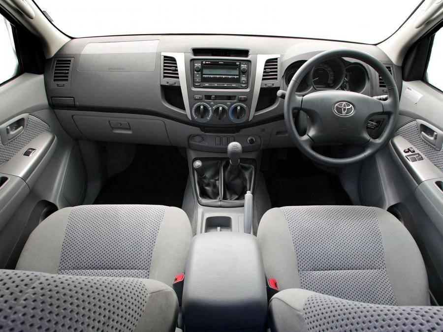  Toyota Hilux Single Cab 2008 года  (ZA) (фото 2 из 8)